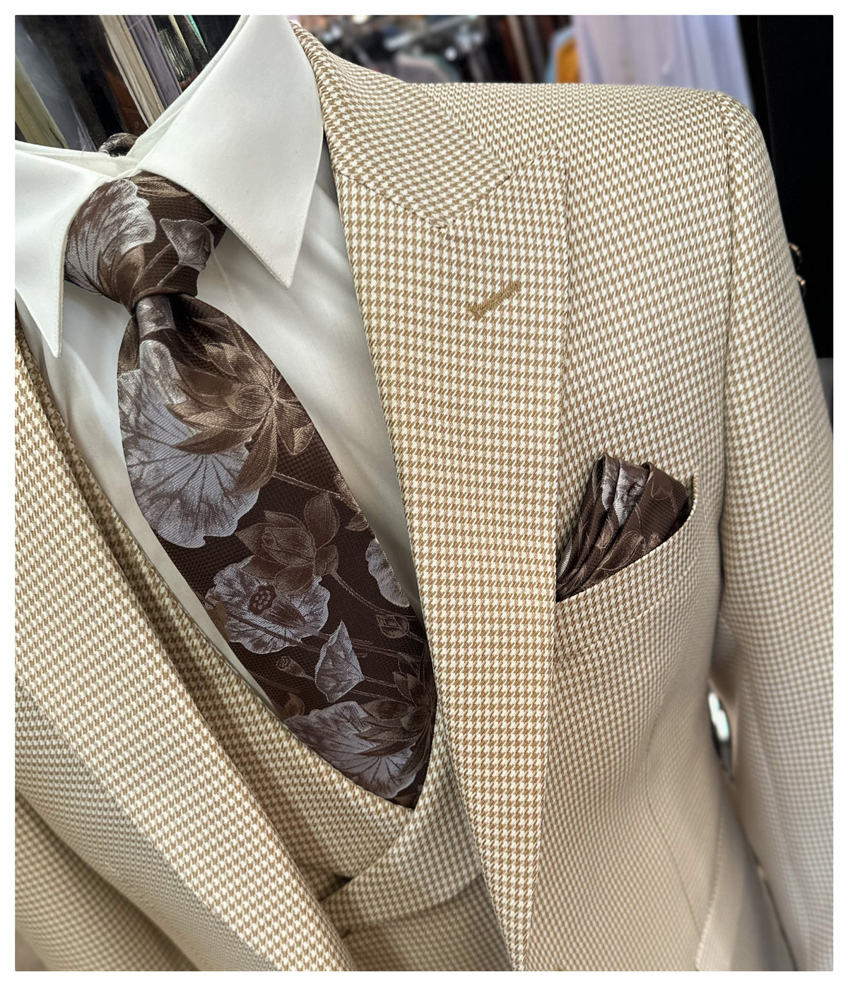 Houndstooth Vested Suit - Beige